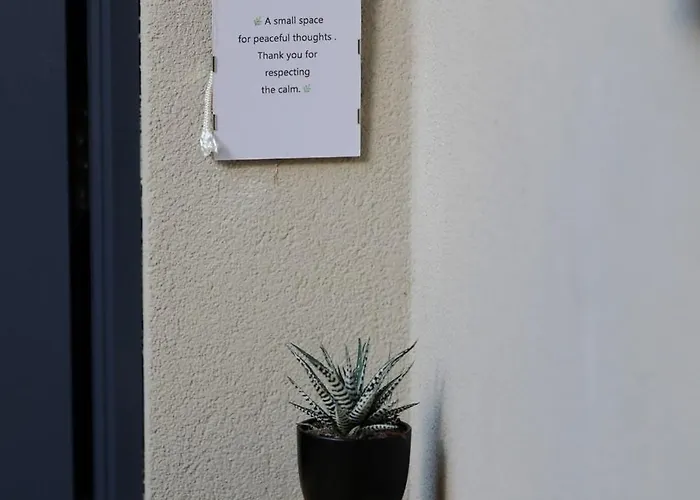 Zen Loft Stylish & Peaceful Near St Julians